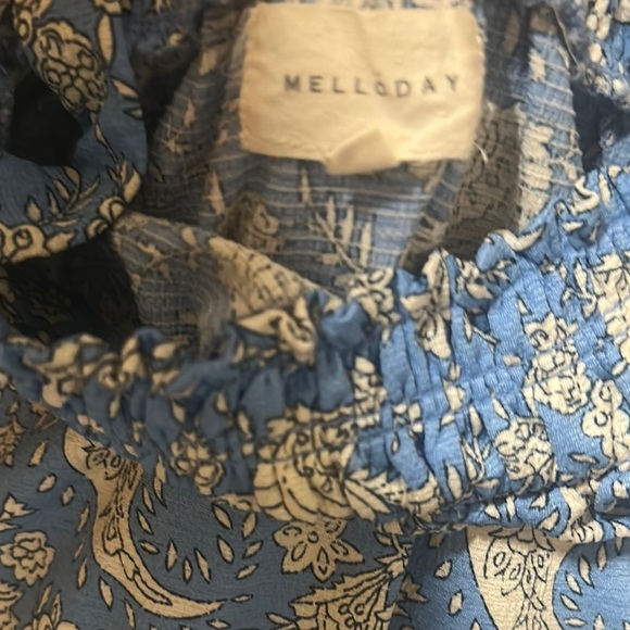 MELLODAY Blue and Cream Paisley Top - Picture 2 of 12